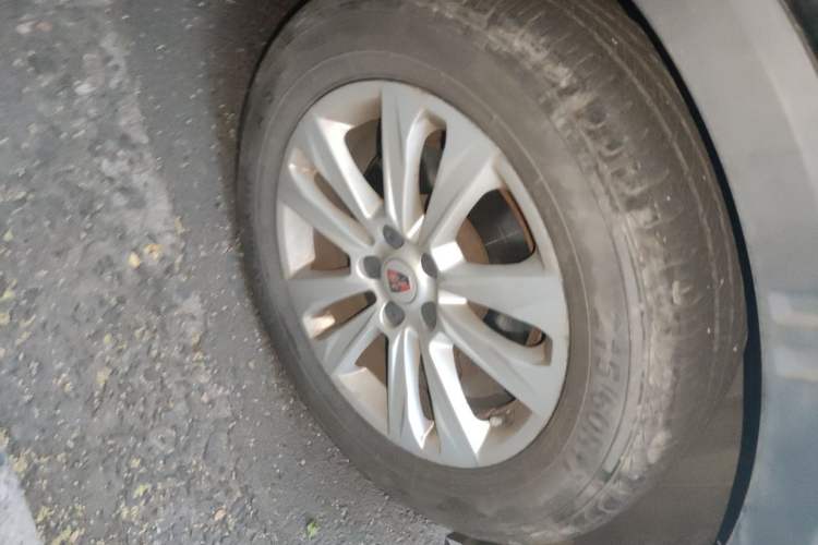 Used Roewe RX5 2018 20T Two-Wheel Drive Automatic Internet Smart Edition Right Front Wheel Hub