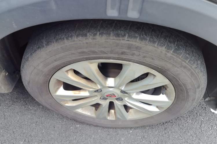 Used Roewe RX5 2018 20T Two-Wheel Drive Automatic Internet Smart Edition Right Front Wheel Hub