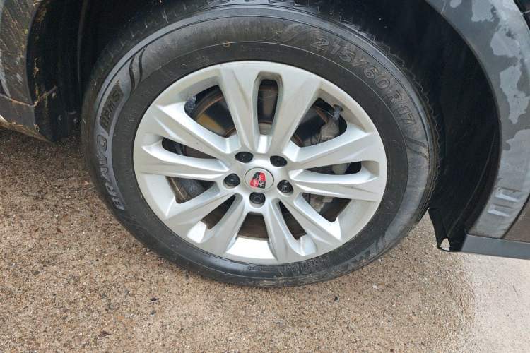 Used Roewe RX5 2018 20T Two-Wheel Drive Automatic Internet Smart Edition Right Front Wheel Hub