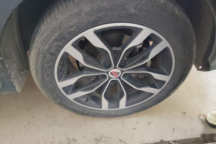 Used Roewe RX5 2018 20T Two-Wheel Drive Manual Internet Elite Edition Right Front Wheel Hub