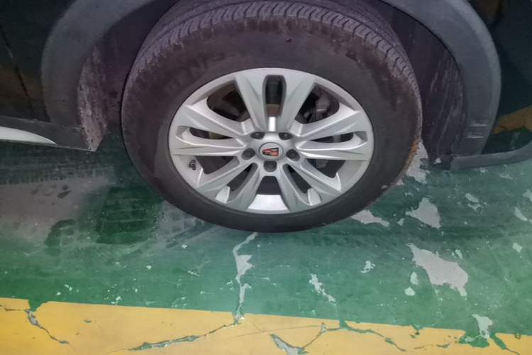 Used Roewe RX5 2018 20T Two-Wheel Drive Automatic Internet Smart Edition Right Front Wheel Hub