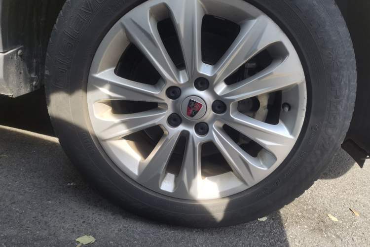 Used Roewe RX5 2018 20T Two-Wheel Drive Automatic Internet Smart Edition Right Front Wheel Hub