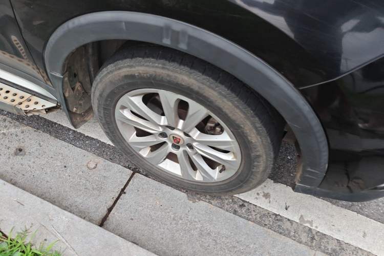 Used Roewe RX5 2018 20T Two-Wheel Drive Automatic Flagship Edition Right Front Wheel Hub