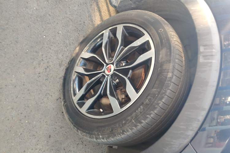 Used Roewe RX5 2018 20T Two-Wheel Drive Automatic Internet Smart Luxury Edition Right Front Wheel Hub
