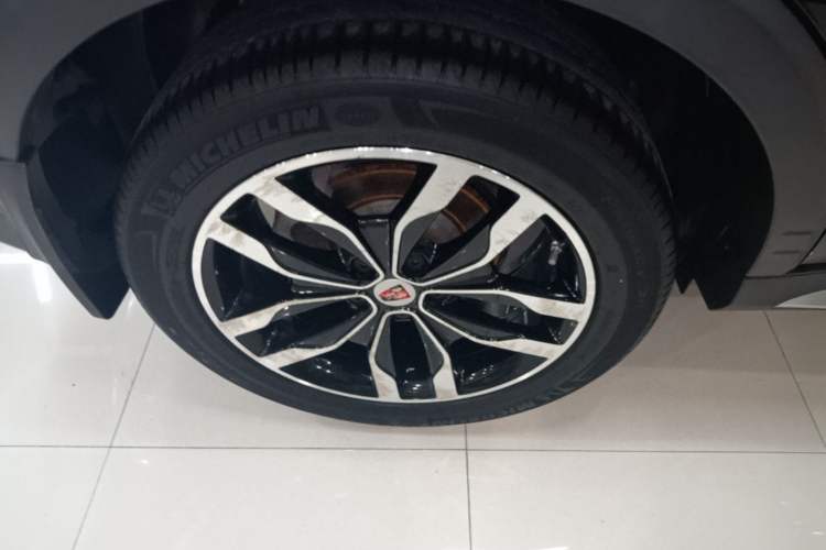 Used Roewe RX5 2018 30T Two-Wheel Drive Automatic Internet Smart Edition Right Rear Wheel Hub