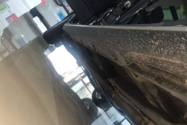 Used Roewe RX5 2018 20T Two-Wheel Drive Manual Flagship Edition Right Side Sill