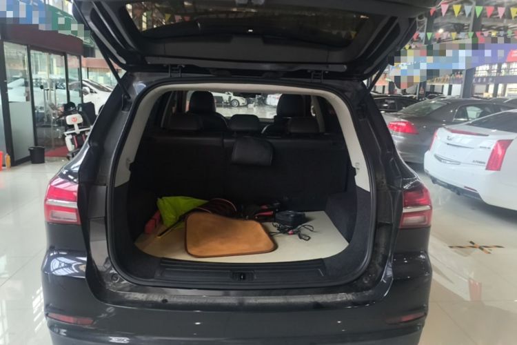 Used Roewe RX5 2018 20T Two-Wheel Drive Manual Flagship Edition Trunk