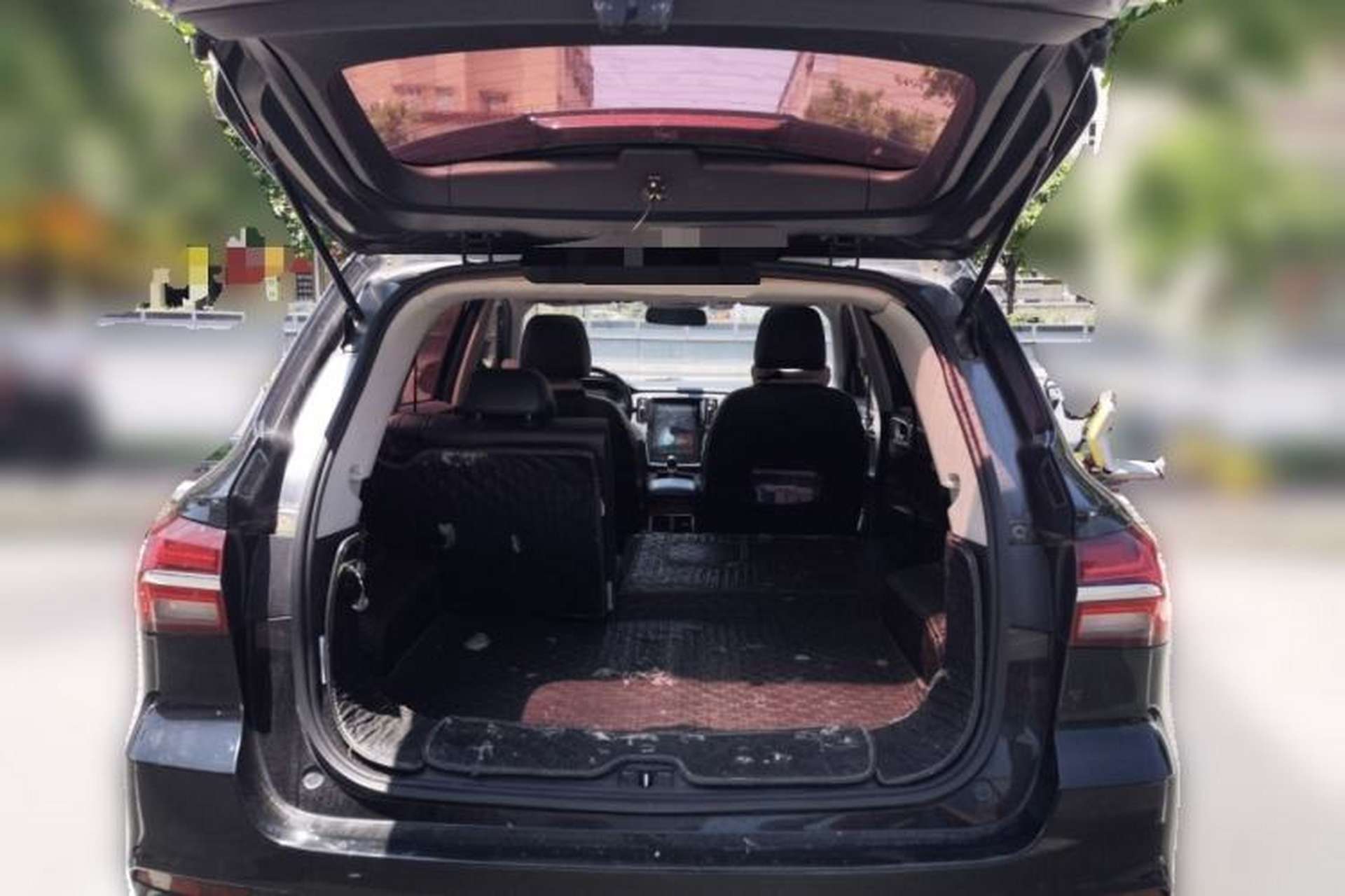 Used Roewe RX5 2018 20T Two-Wheel Drive Automatic Internet Smart Edition Trunk