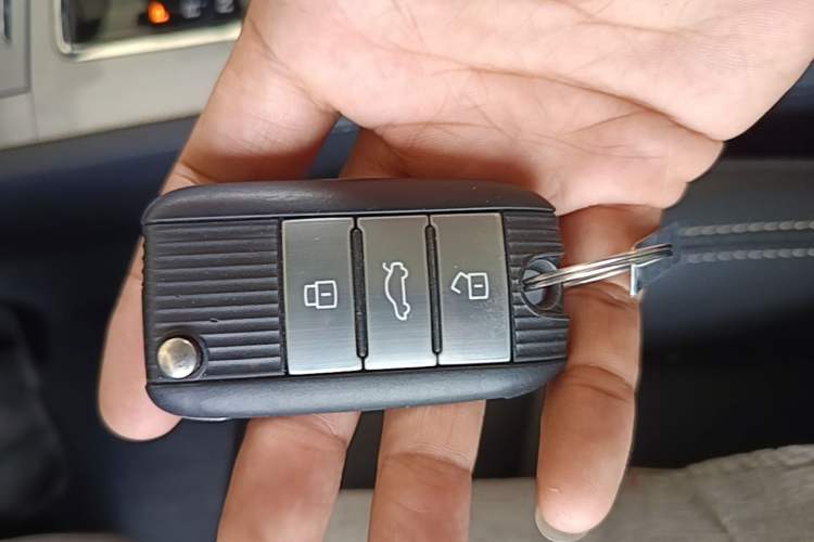 Used Roewe RX5 2018 30T Two-Wheel Drive Automatic Internet Smart Edition Vehicle Key