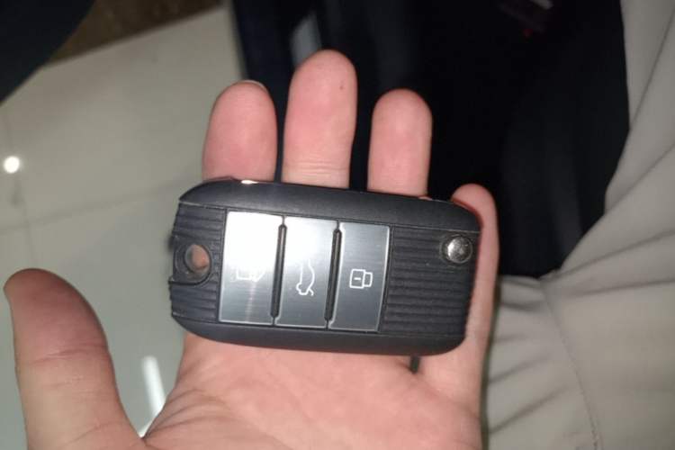 Used Roewe RX5 2018 30T Two-Wheel Drive Automatic Internet Smart Edition Vehicle Key