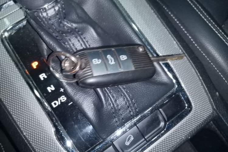 Used Roewe RX5 2018 20T Two-Wheel Drive Automatic Internet Smart Edition Vehicle Key