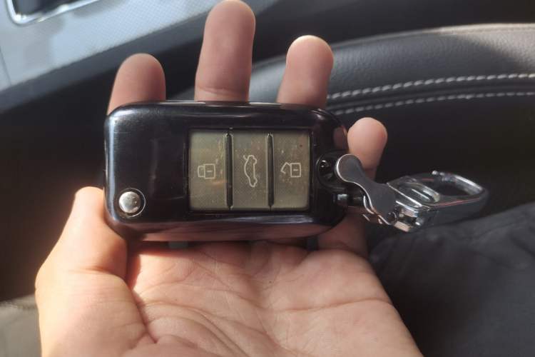 Used Roewe RX5 2018 20T Two-Wheel Drive Automatic Internet Smart Edition Vehicle Key