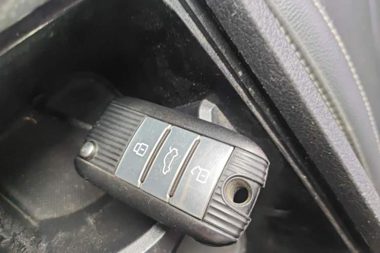 Used Roewe RX5 2018 20T Two-Wheel Drive Automatic Flagship Edition Vehicle Key