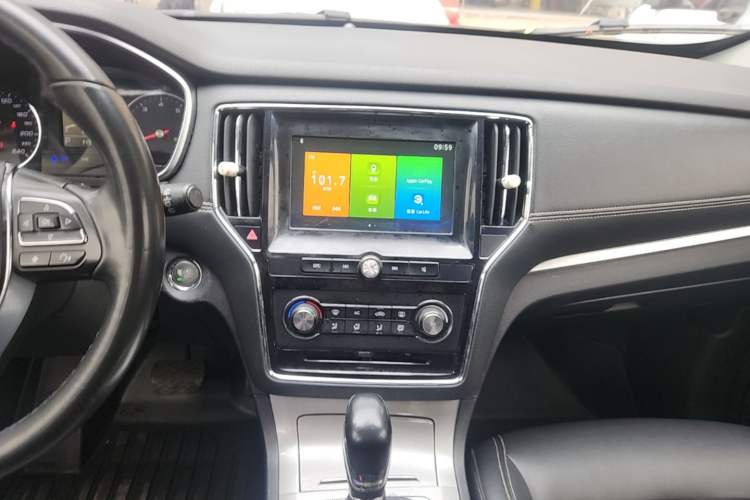 Used Roewe RX5 2018 20T Two-Wheel Drive Automatic Flagship Edition Audio And AC Panel