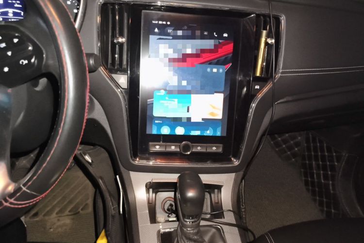Used Roewe RX5 2018 20T Two-Wheel Drive Automatic Internet Smart Edition Audio And AC Panel