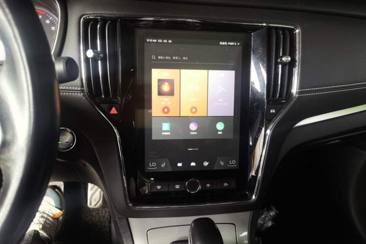 Used Roewe RX5 2018 20T Two-Wheel Drive Automatic Internet Smart Luxury Edition Audio And AC Panel