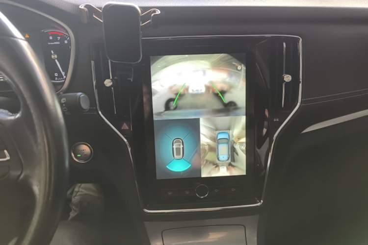 Used Roewe RX5 2018 20T Two-Wheel Drive Automatic Internet Smart Luxury Edition Audio And AC Panel