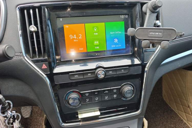 Used Roewe RX5 2018 20T Two-Wheel Drive Manual Flagship Edition Audio And AC Panel