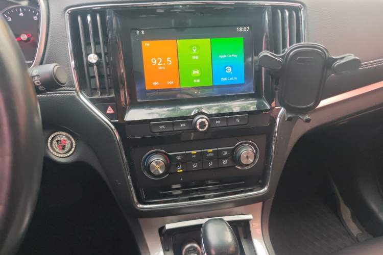 Used Roewe RX5 2018 20T Two-Wheel Drive Automatic Flagship Edition Audio And AC Panel