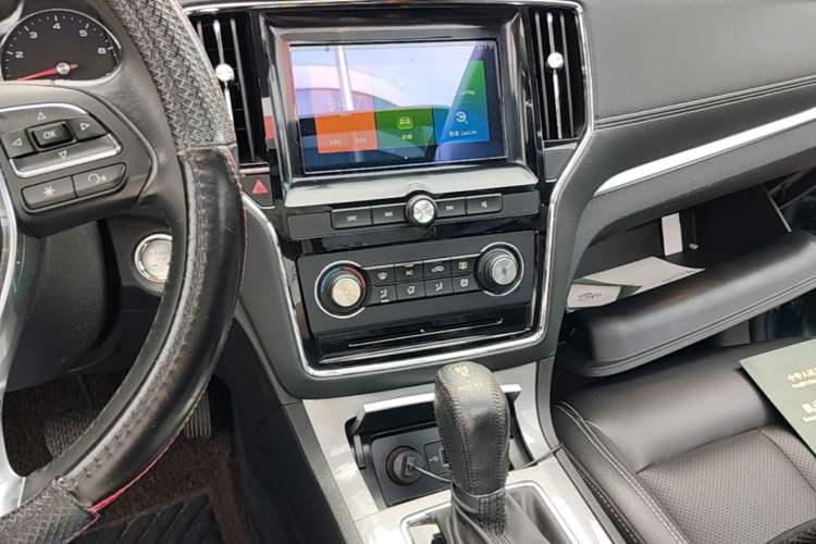 Used Roewe RX5 2018 20T Two-Wheel Drive Automatic Flagship Edition Audio And AC Panel