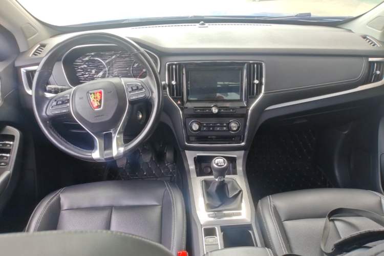 Used Roewe RX5 2018 20T Two-Wheel Drive Manual Flagship Edition Center Console