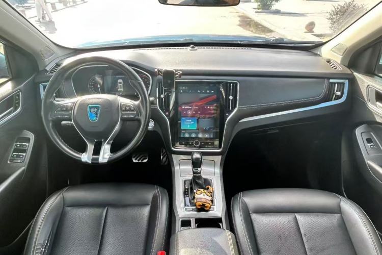 Used Roewe RX5 2018 20T Two-Wheel Drive Automatic Internet Smart Luxury Edition Center Console