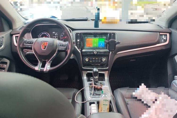 Used Roewe RX5 2018 20T Two-Wheel Drive Automatic Flagship Edition Center Console