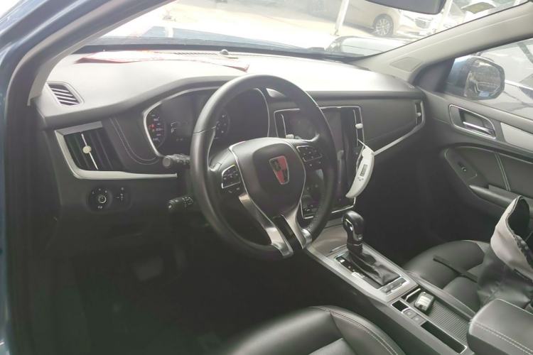 Used Roewe RX5 2018 20T Two-Wheel Drive Automatic Internet Smart Edition Center Console
