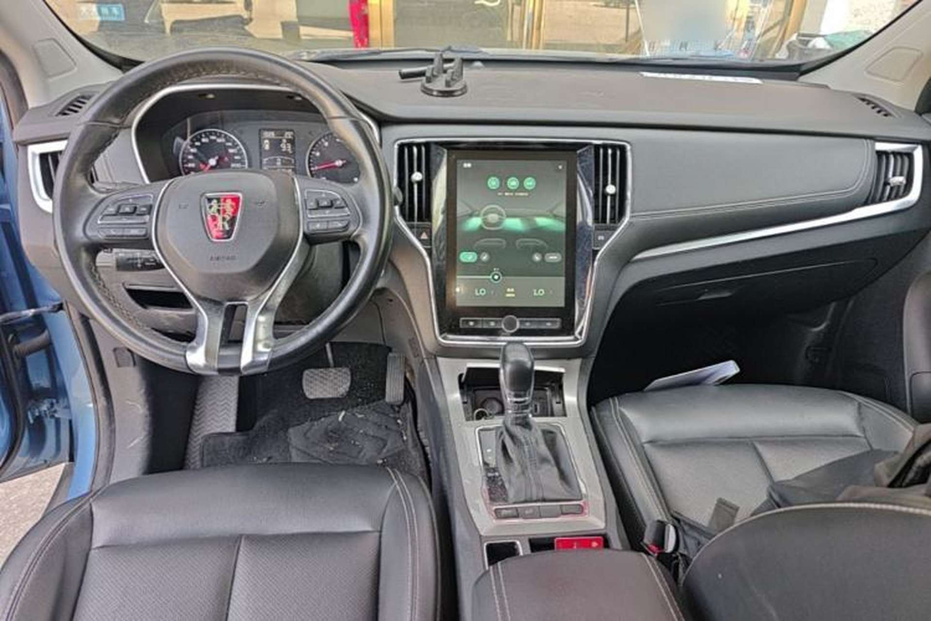 Used Roewe RX5 2018 20T Two-Wheel Drive Automatic Internet Smart Edition Center Console
