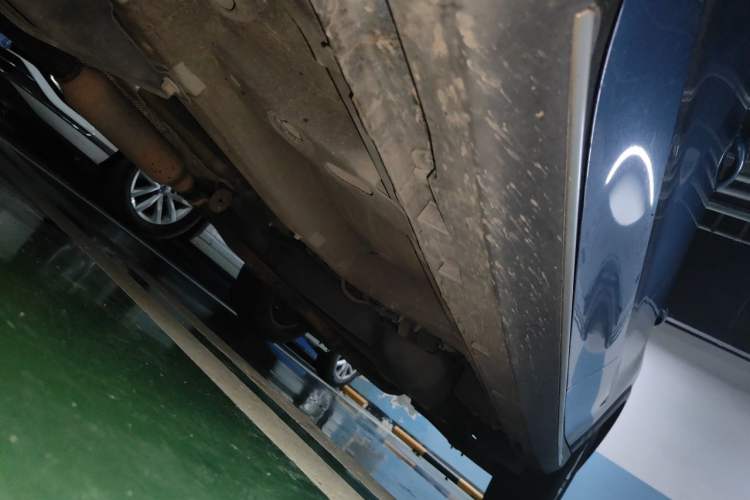 Used Roewe RX5 2018 20T Two-Wheel Drive Automatic Internet Smart Edition Chassis Front Left