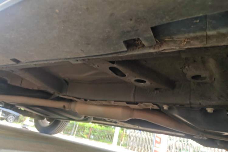 Used Roewe RX5 2018 20T Two-Wheel Drive Manual Flagship Edition Chassis Front Right