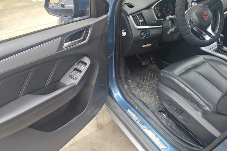 Used Roewe RX5 2018 20T Two-Wheel Drive Automatic Internet Smart Edition Driver Seat