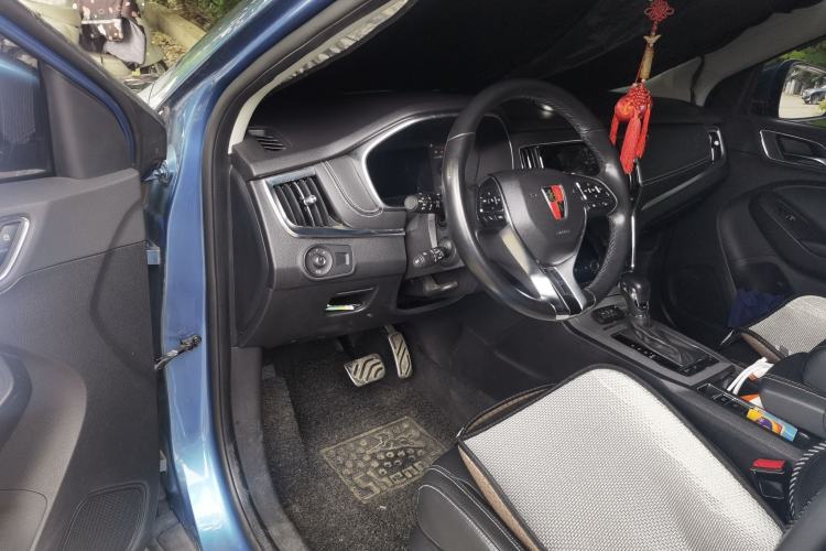 Used Roewe RX5 2018 20T Two-Wheel Drive Automatic Internet Smart Luxury Edition Driver Seat