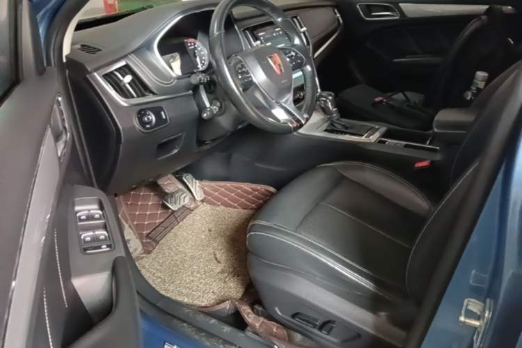 Used Roewe RX5 2018 20T Two-Wheel Drive Automatic Internet Smart Luxury Edition Driver Seat