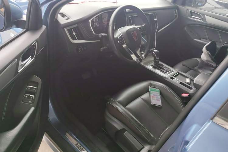 Used Roewe RX5 2018 20T Two-Wheel Drive Automatic Internet Smart Edition Driver Seat