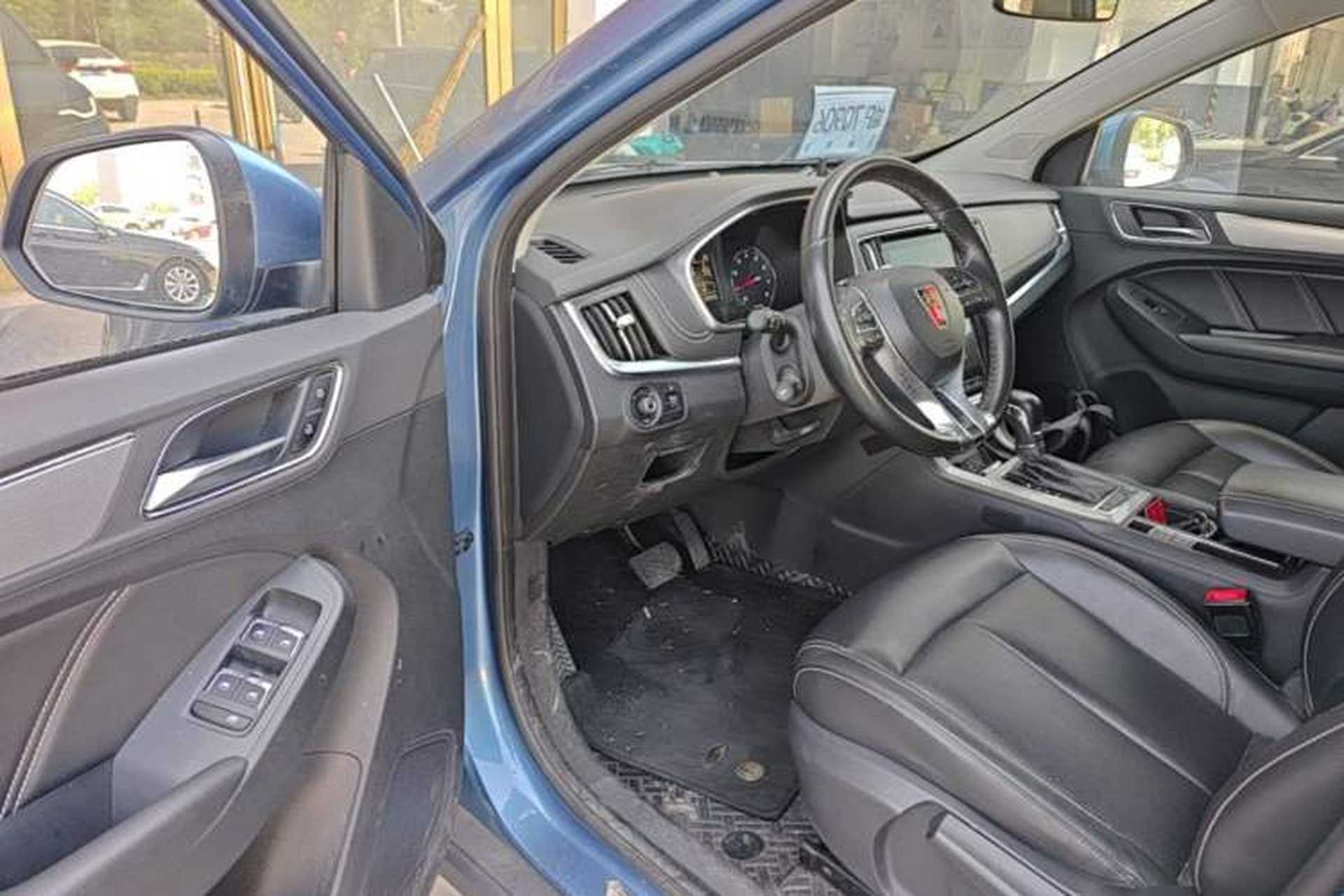 Used Roewe RX5 2018 20T Two-Wheel Drive Automatic Internet Smart Edition Driver Seat