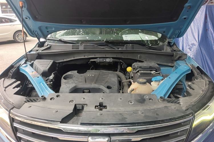 Used Roewe RX5 2018 20T Two-Wheel Drive Automatic Flagship Edition Engine Bay