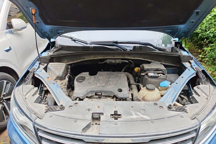 Used Roewe RX5 2018 20T Two-Wheel Drive Automatic Internet Smart Edition Engine Bay
