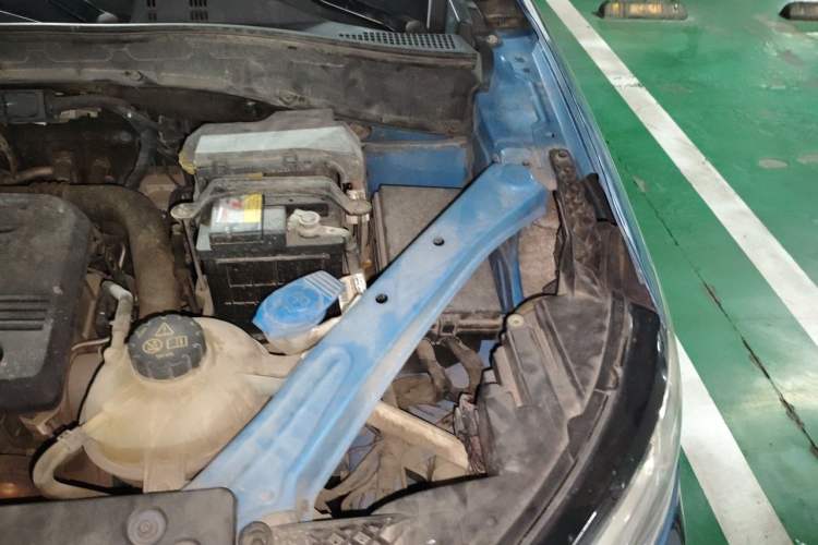 Used Roewe RX5 2018 20T Two-Wheel Drive Automatic Internet Smart Edition Engine Bay Left