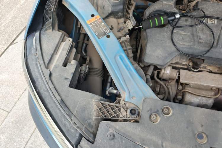 Used Roewe RX5 2018 20T Two-Wheel Drive Automatic Internet Smart Edition Engine Bay Right