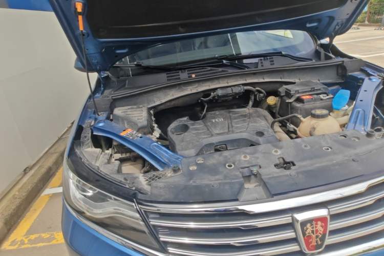 Used Roewe RX5 2018 20T Two-Wheel Drive Manual Flagship Edition Engine Bay Right