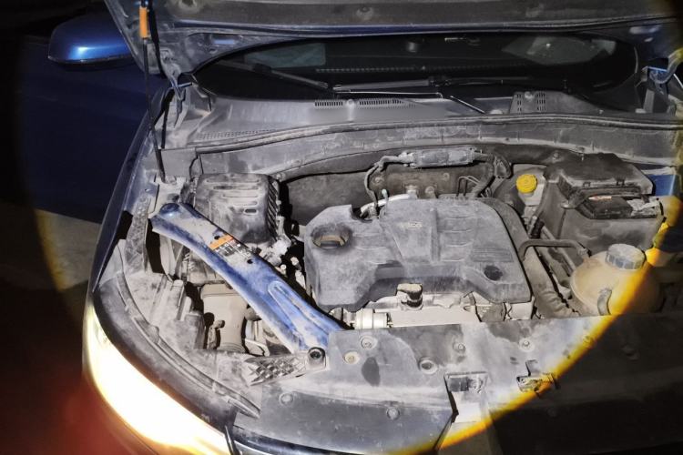 Used Roewe RX5 2018 20T Two-Wheel Drive Automatic Internet Smart Edition Engine Bay Right