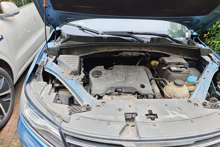 Used Roewe RX5 2018 20T Two-Wheel Drive Automatic Internet Smart Edition Engine Bay Right