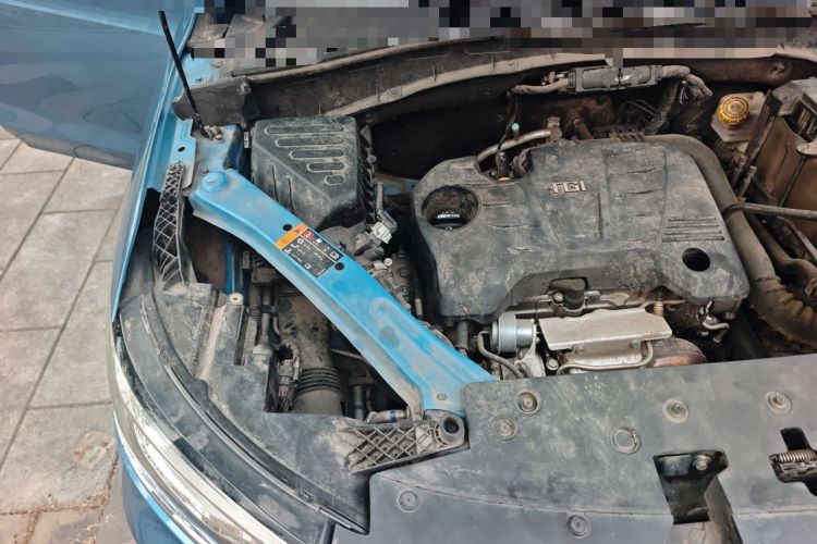 Used Roewe RX5 2018 20T Two-Wheel Drive Automatic Flagship Edition Engine Bay Right