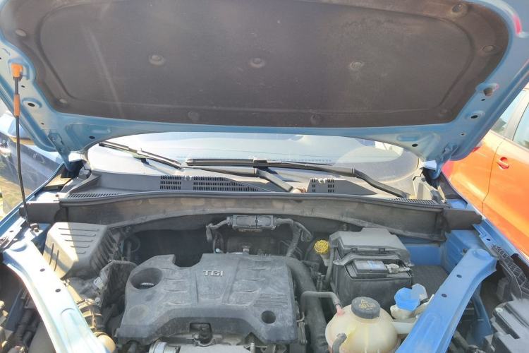 Used Roewe RX5 2018 20T Two-Wheel Drive Automatic Internet Smart Edition Engine Bay
