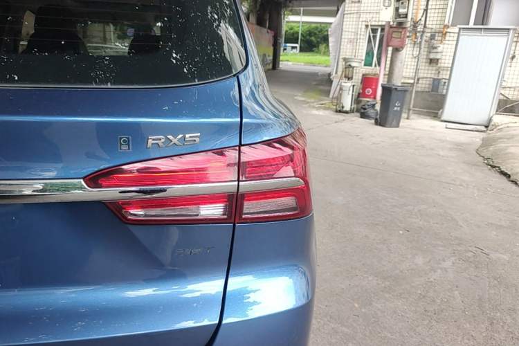 Used Roewe RX5 2018 20T Two-Wheel Drive Automatic Flagship Edition Exterior 3