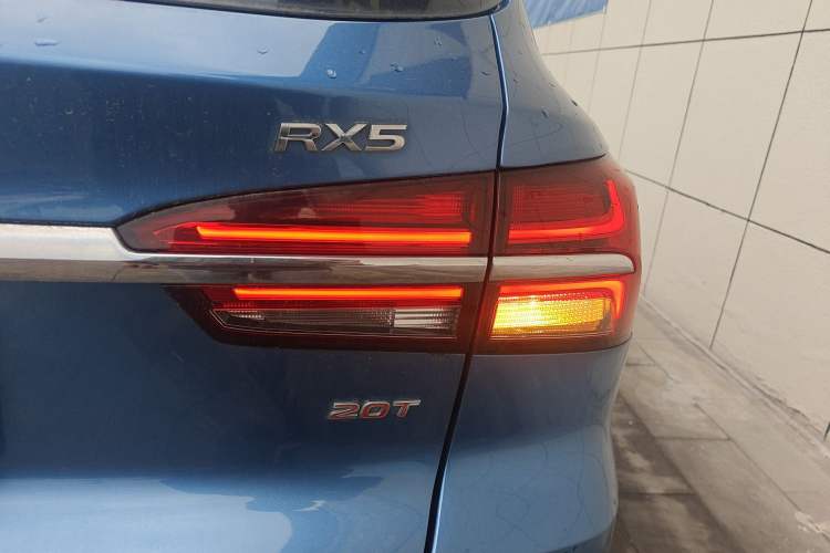 Used Roewe RX5 2018 20T Two-Wheel Drive Automatic Flagship Edition Exterior 3