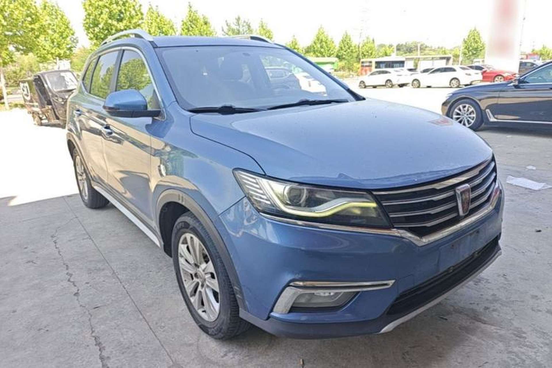 Used Roewe RX5 2018 20T Two-Wheel Drive Automatic Internet Smart Edition Front Right 45 Deg