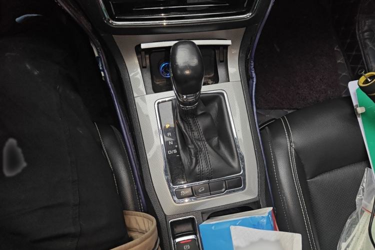 Used Roewe RX5 2018 20T Two-Wheel Drive Automatic Flagship Edition Gear Lever
