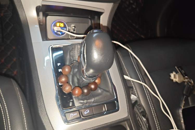 Used Roewe RX5 2018 20T Two-Wheel Drive Automatic Flagship Edition Gear Lever